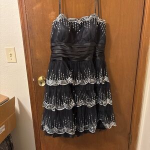 Masquerade Elegant Black Gown with Silver Accents Juniors 16/17 Vtg